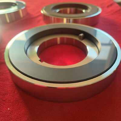 Silicon Carbide Thrust Disc with Stainless Steel Substrate and 410 GPa Elastic Modulus for High Thermal Conductivity